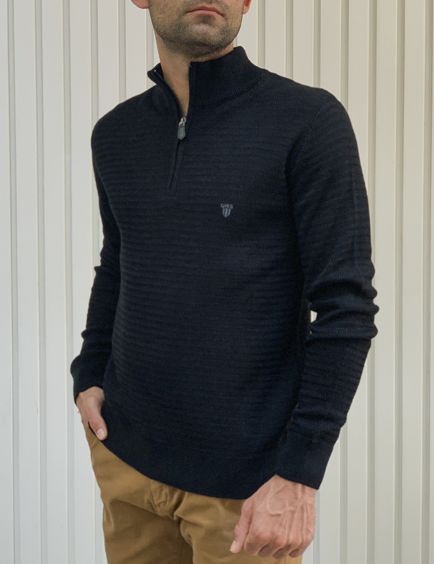 Darious Ανδρικό μαύρο πουλόβερ μονόχρωμο με γιακά 23141 φωτογραφία